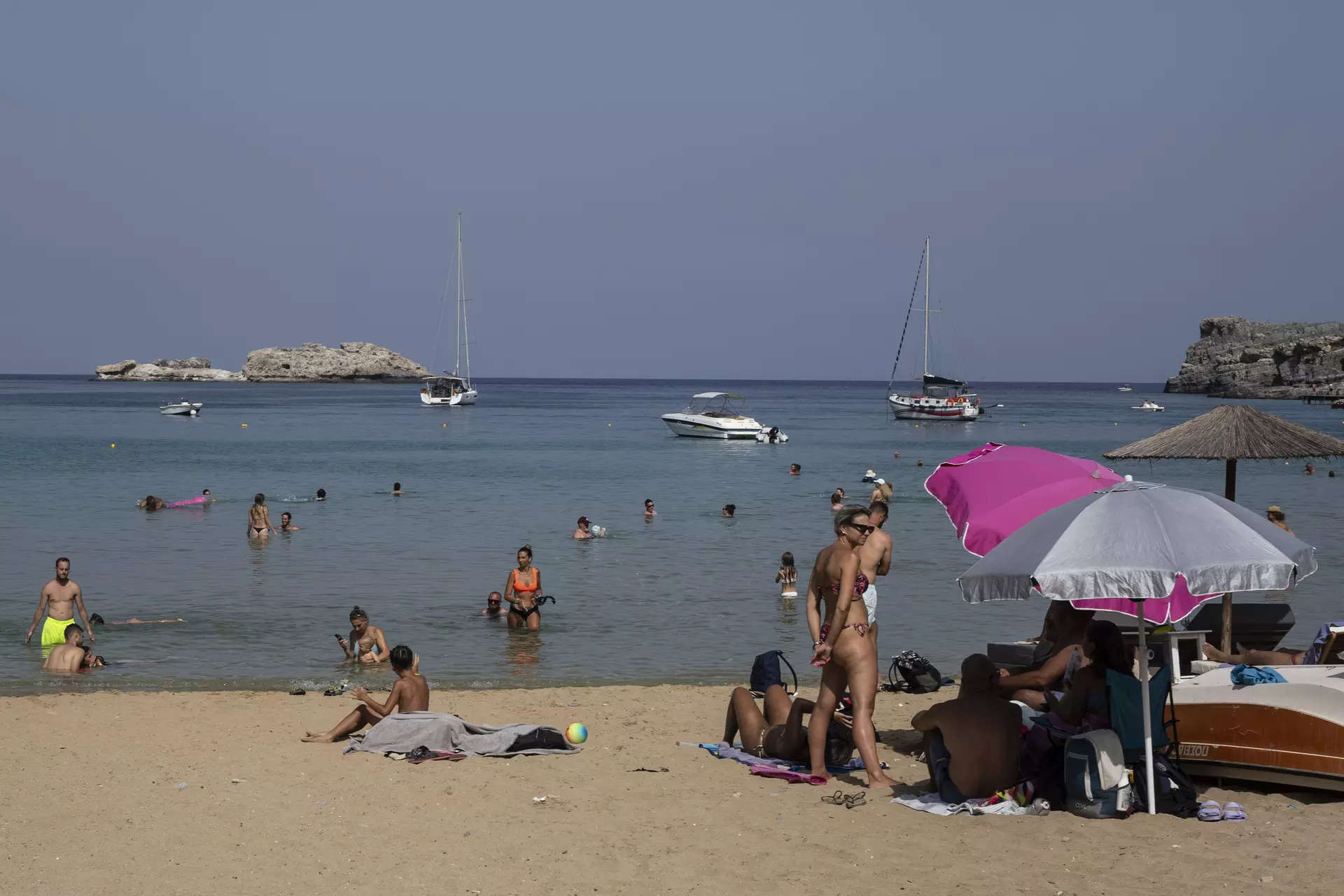Greek islands launch special visa program for Turkish visitors in diplomatic effort to calm region