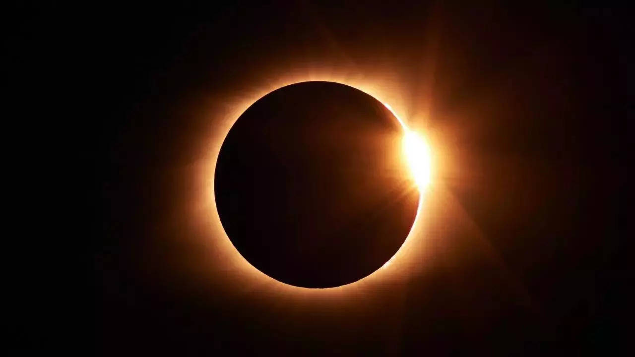 Eclipse boosts travel as Americans chase rare celestial event