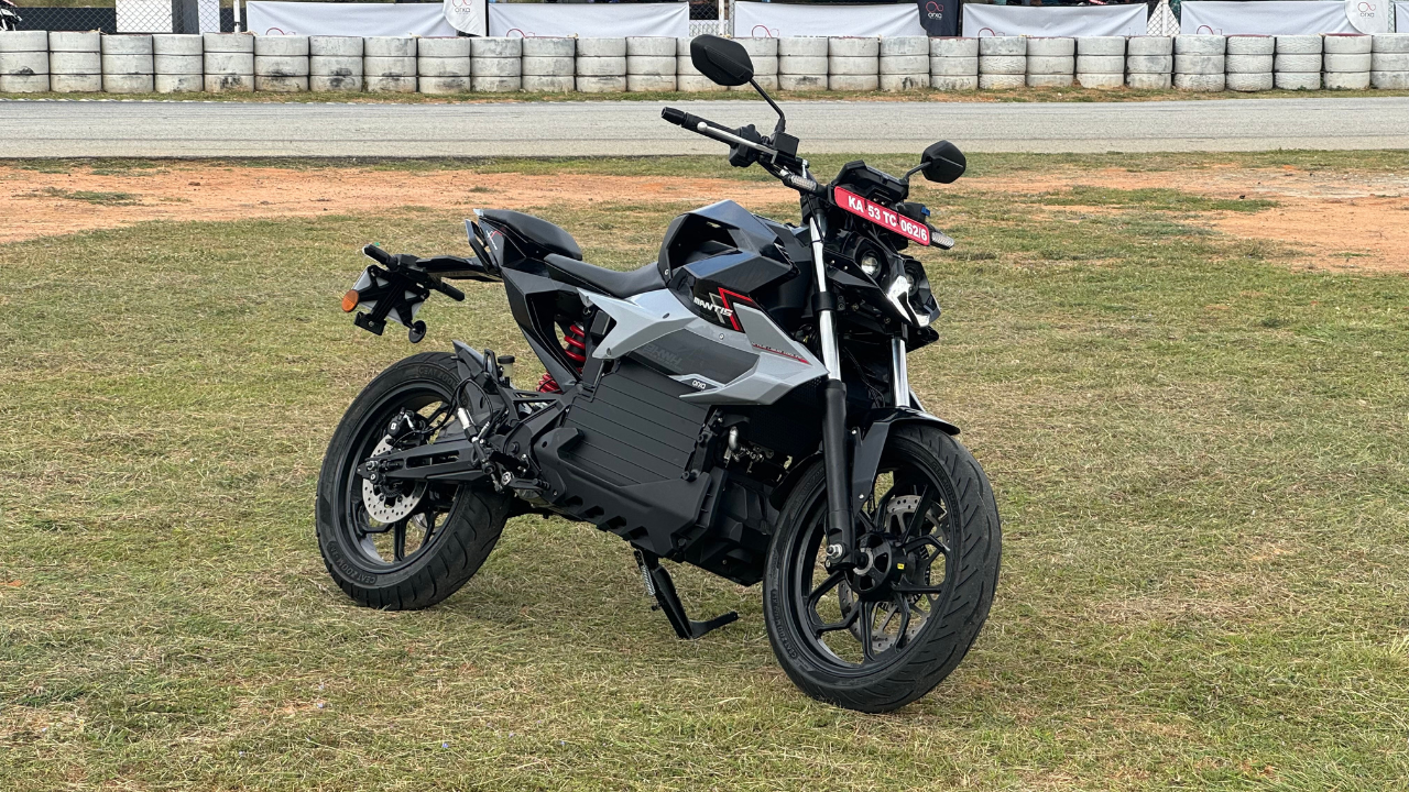 <p>Now the electric motorcycle majors are able to achieve price and range parity with the ICE counterparts, thanks to falling battery prices. </p>