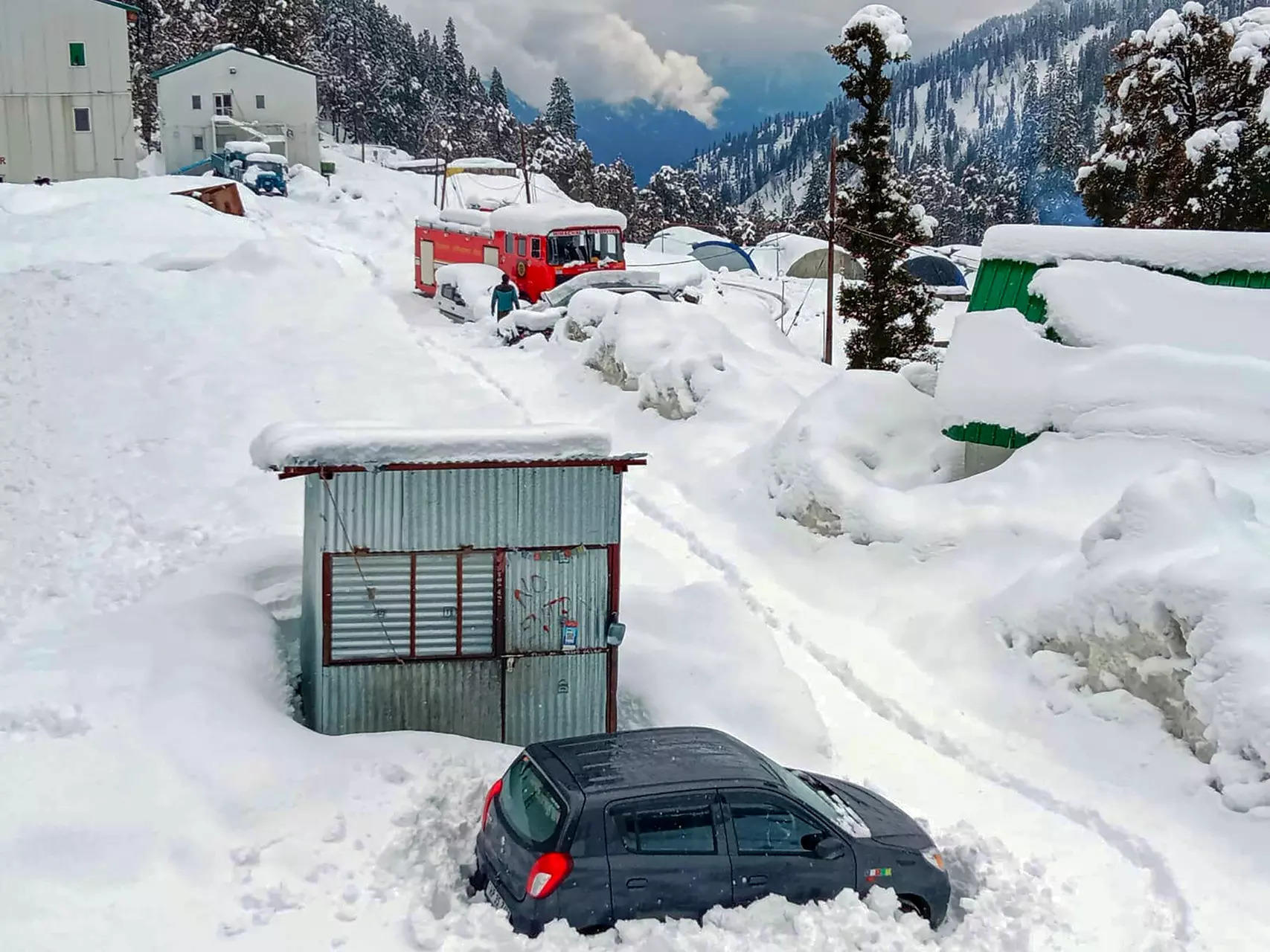 Avalanche advisory issued in Lahaul and Spiti as snow, rain lash Himachal