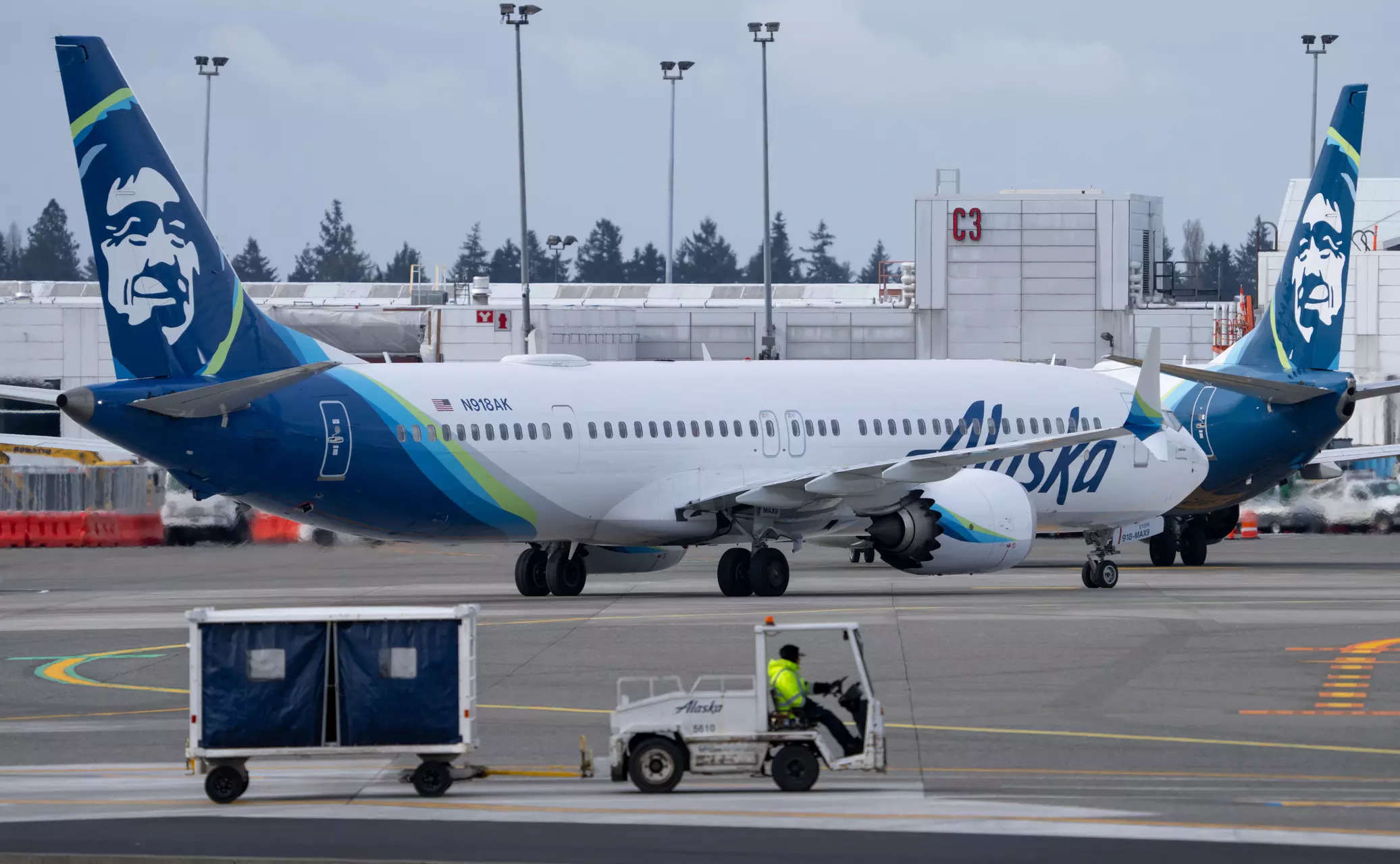 <p>An Alaska Airlines Boeing 737 MAX 9 taxis at Seattle-Tacoma International Airport on March 25, 2024 in Seattle, Washington.</p>