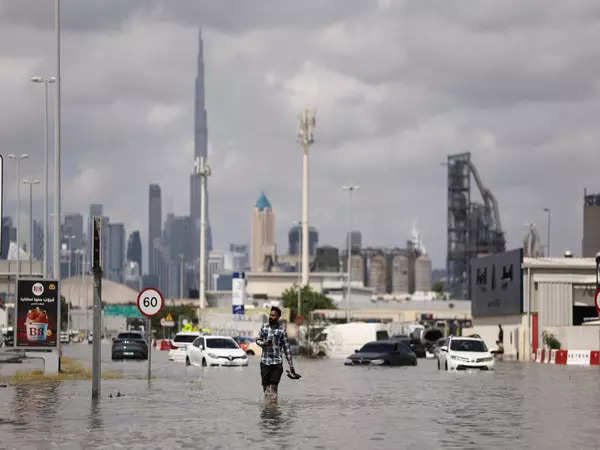 <p>IndiGo issues travel advisory amid record rainfall in Dubai</p>