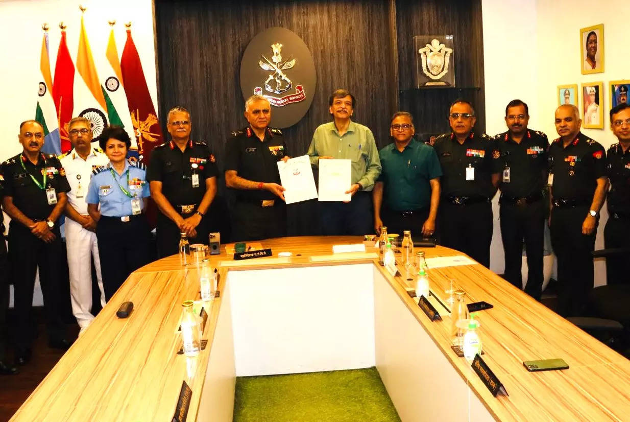 <p>The MoU was signed by Director General Armed Forces Medical Services Lt Gen Daljit Singh and Director IIT Delhi Prof. Rangan Banerjee in New Delhi on Monday.</p>