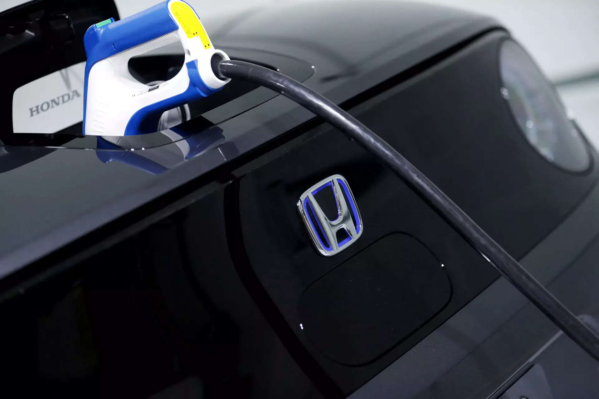 <p>The Honda plant, to be built an hour outside Toronto, in Alliston, will also produce electric-vehicle batteries, joining existing Volkswagen and Stellantis battery plants.</p>