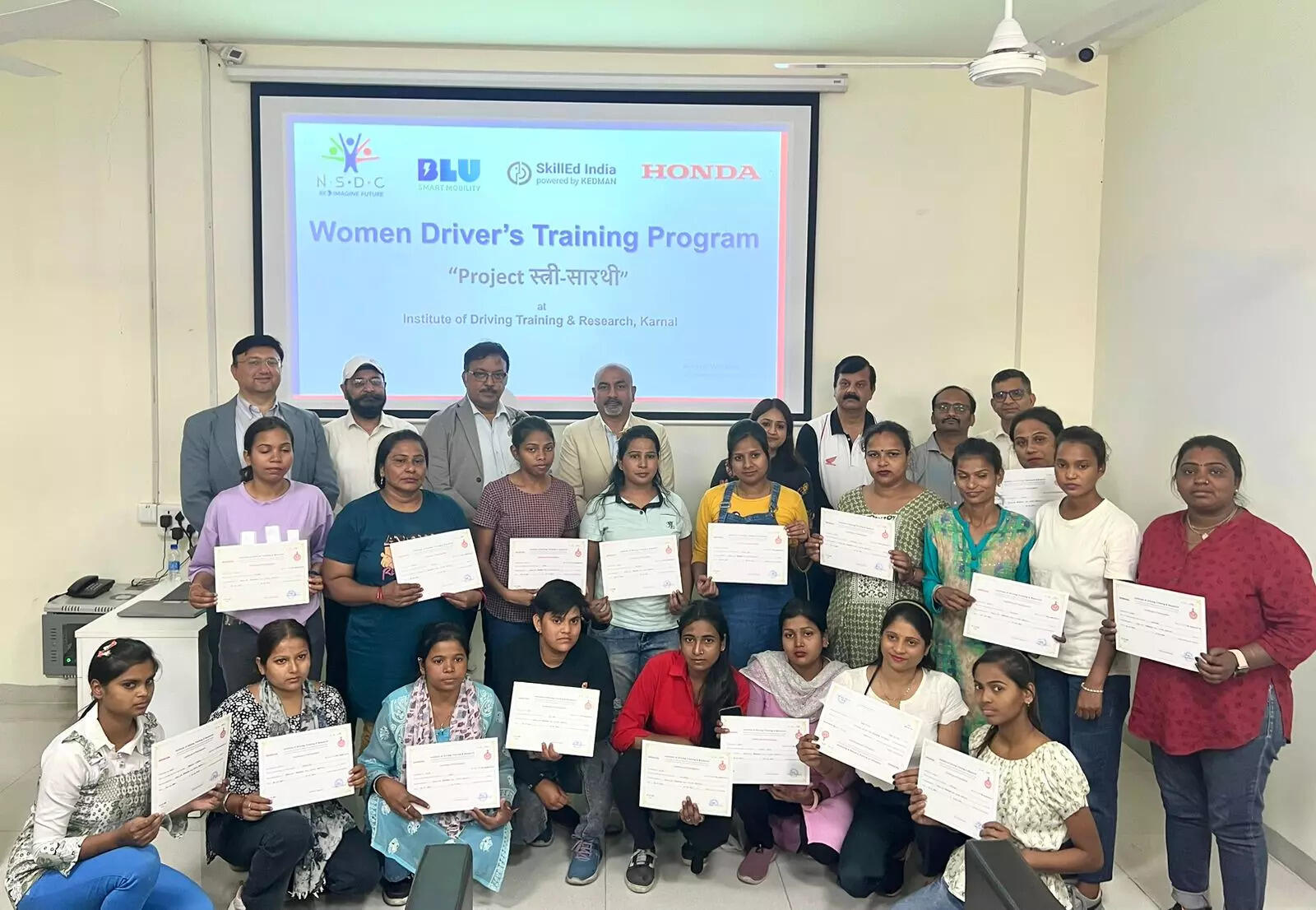 <p>Training sessions at IDTR consist of 80 hours spread over 5 days, covering road safety rules, defensive driving techniques, driving simulators, a technologically equipped driving lab, and on-track driving training.</p>