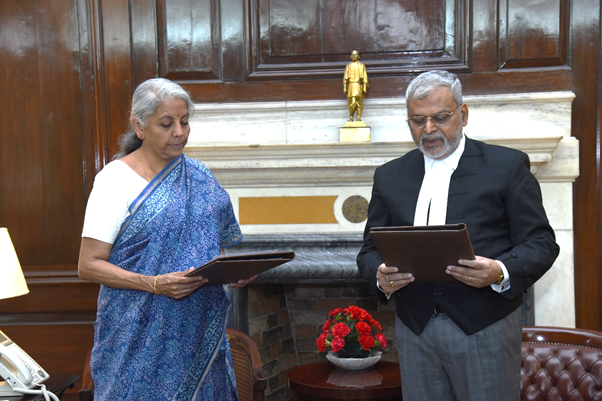 <p>Union Minister for Finance and Corporate Affairs Nirmala Sitharaman administers the oath of integrity and secrecy to Justice (Retd) Sanjaya Kumar Mishra as the president of the GST Appellate Tribunal (GSTAT), in New Delhi on Monday.</p>