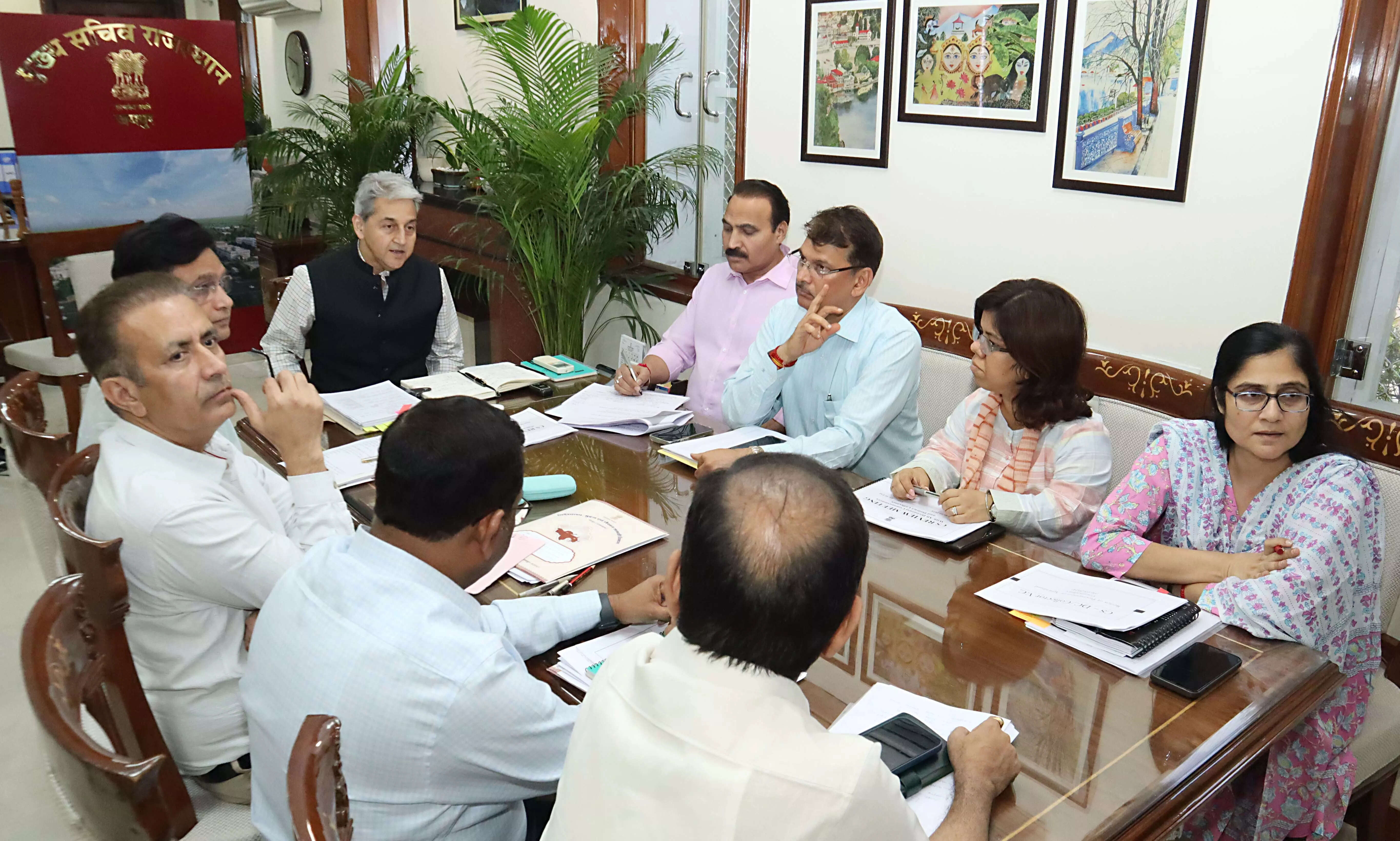 <p>The Chief Secretary conveyed important directives to Divisional Commissioners and District Collectors in a recent address. </p>