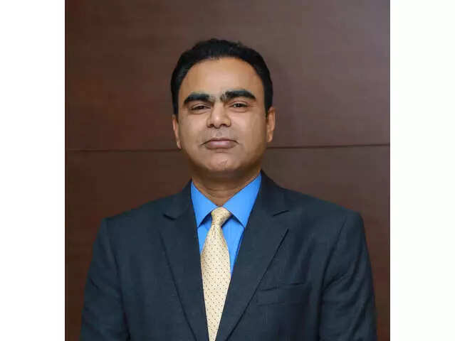 <p>Prior to joining Greaves Cotton, Basavanhalli had stints at Daimler Chrysler (which later turned Chrysler, and FCA), Defiance Tech (now Hinduja Tech), and ATG (Alliance Tire Group).</p>