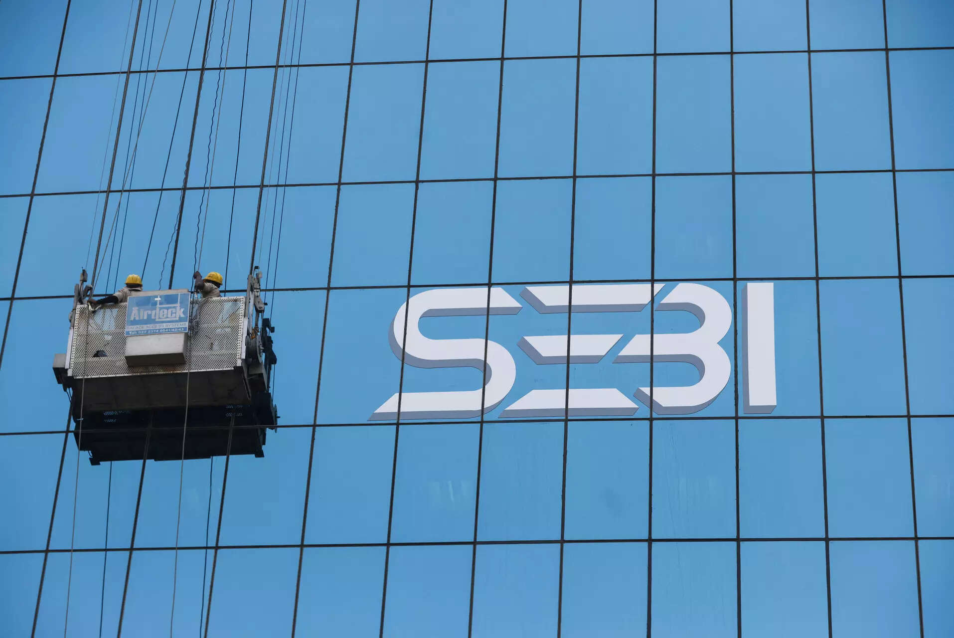 <p>Sebi mulls direct payout of securities to client's account mandatory</p>