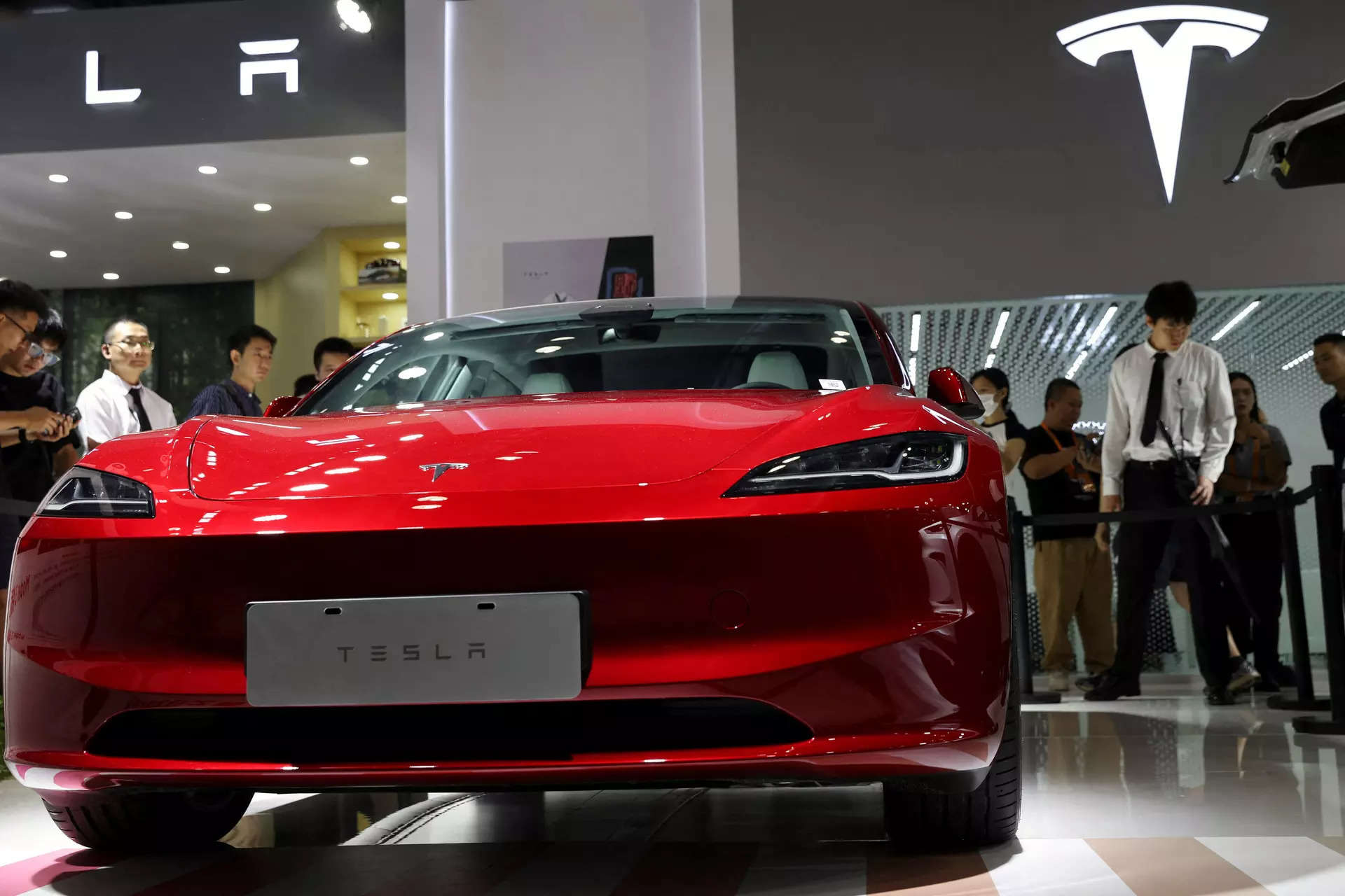 <p>Tesla's efforts underscore the speed of the electric vehicle maker's pivot to bet on a breakthrough in AI at a time when EV demand has slowed and its competition has deepened.</p>