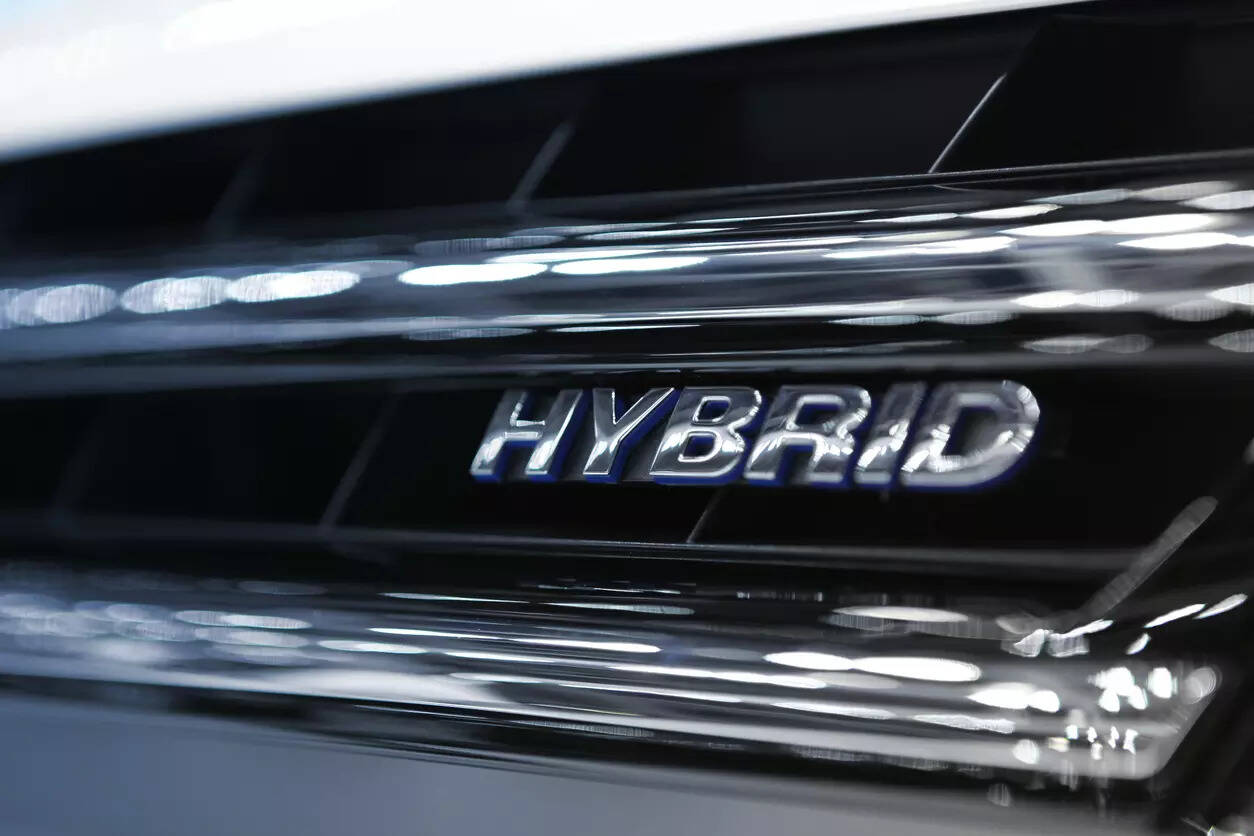 <p>With demand remaining strong, and automakers such as Hyundai Motor and Kia reportedly exploring the option to launch hybrid vehicles</p>