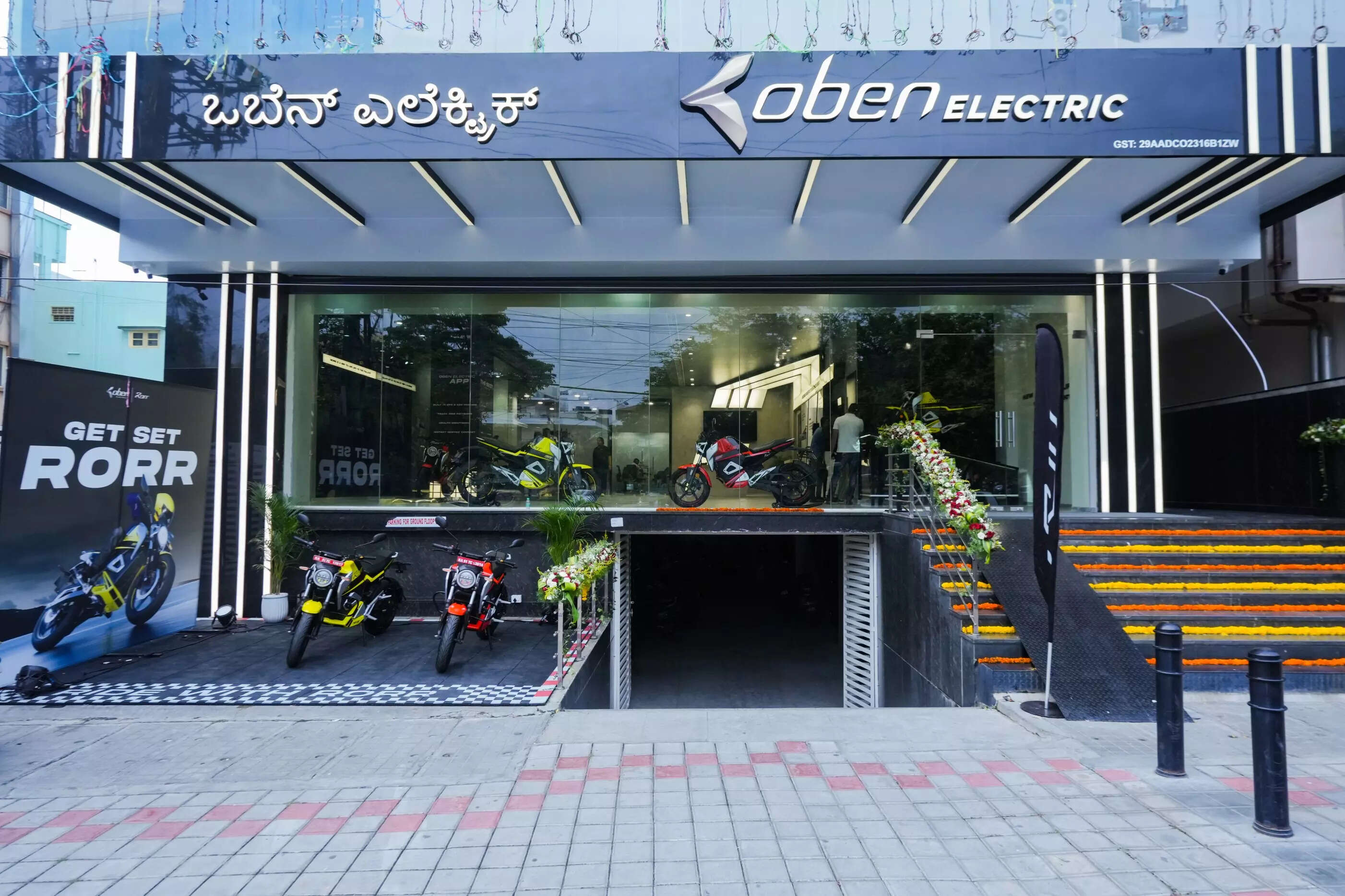 <p>Oben Electric has recently debuted prime showroom locations in Bengaluru, including Banashankari, Rajajinagar, and Electronic City, in addition to the existing experience center in HSR Layout. </p>