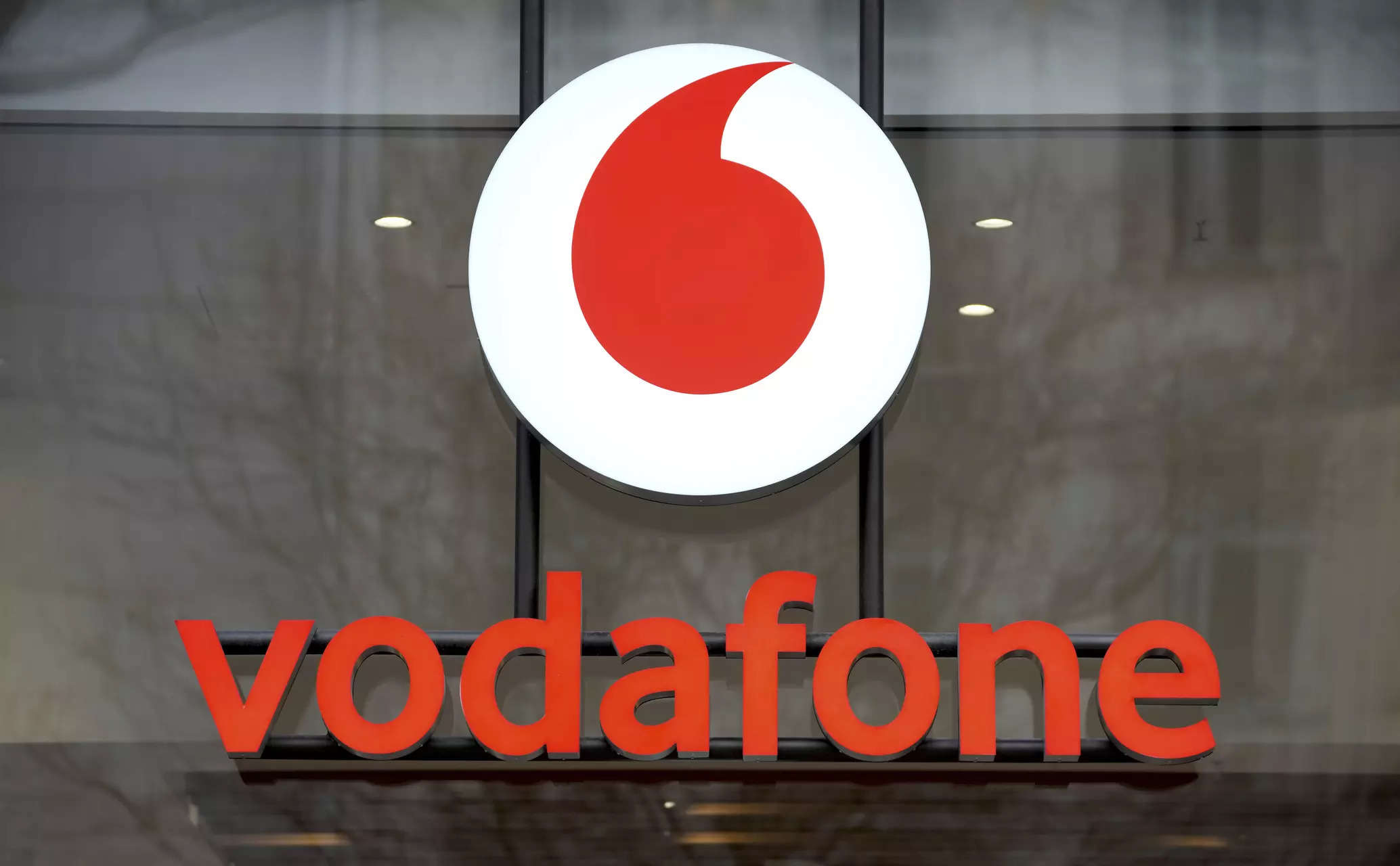 Vodafone Looks To Sell Entire $2.3 Bn Stake In Indus Towers, Telecom ...