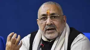 <p>Union Textiles Minister Giriraj Singh on Tuesday announced that the Rs 10,000 crore PLI scheme will be expanded to the garment sector to boost domestic manufacturing and exports.</p>