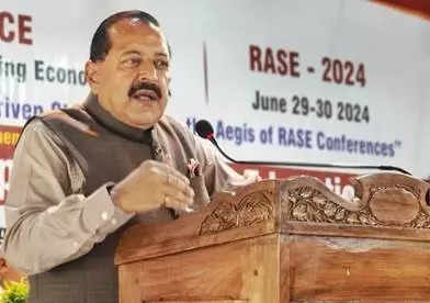 <p>Union Minister of State (IC) for Science and Technology Dr Jitendra Singh addresses the national startup conference 'RASE 2024’ at the National Institute of Technology (NIT) in Srinagar on Sunday.</p>