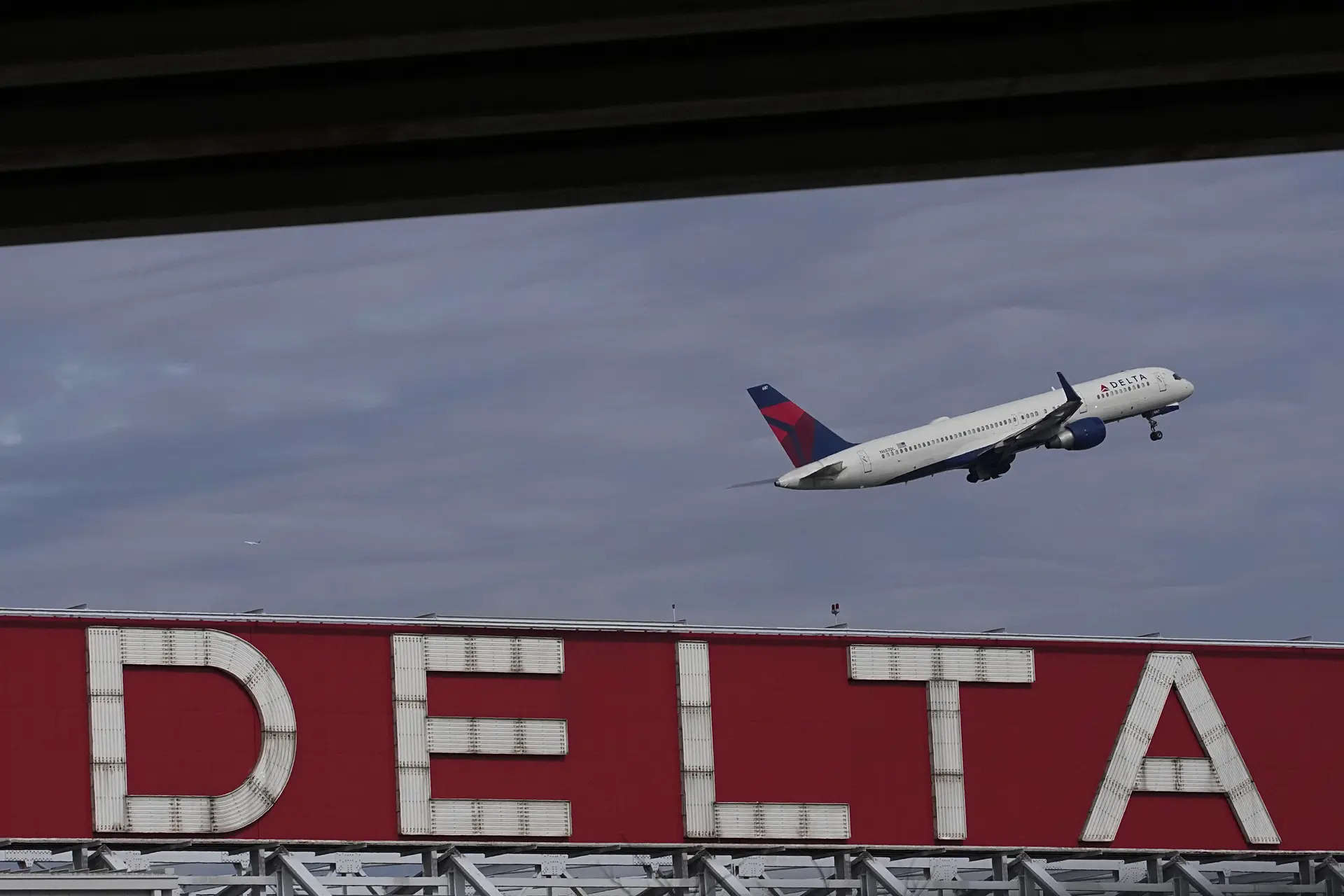 <p>FILE - A Delta airplane takes off from Hartsfield-Jackson Atlanta International Airport in Atlanta, Nov. 22, 2022. Delta Air Lines said Tuesday, July 9, 2024, it has entered into a partnership with startup Riyadh Air with the goal of operating flights between the United States and Saudi Arabia. (AP Photo/Brynn Anderson, File)</p>