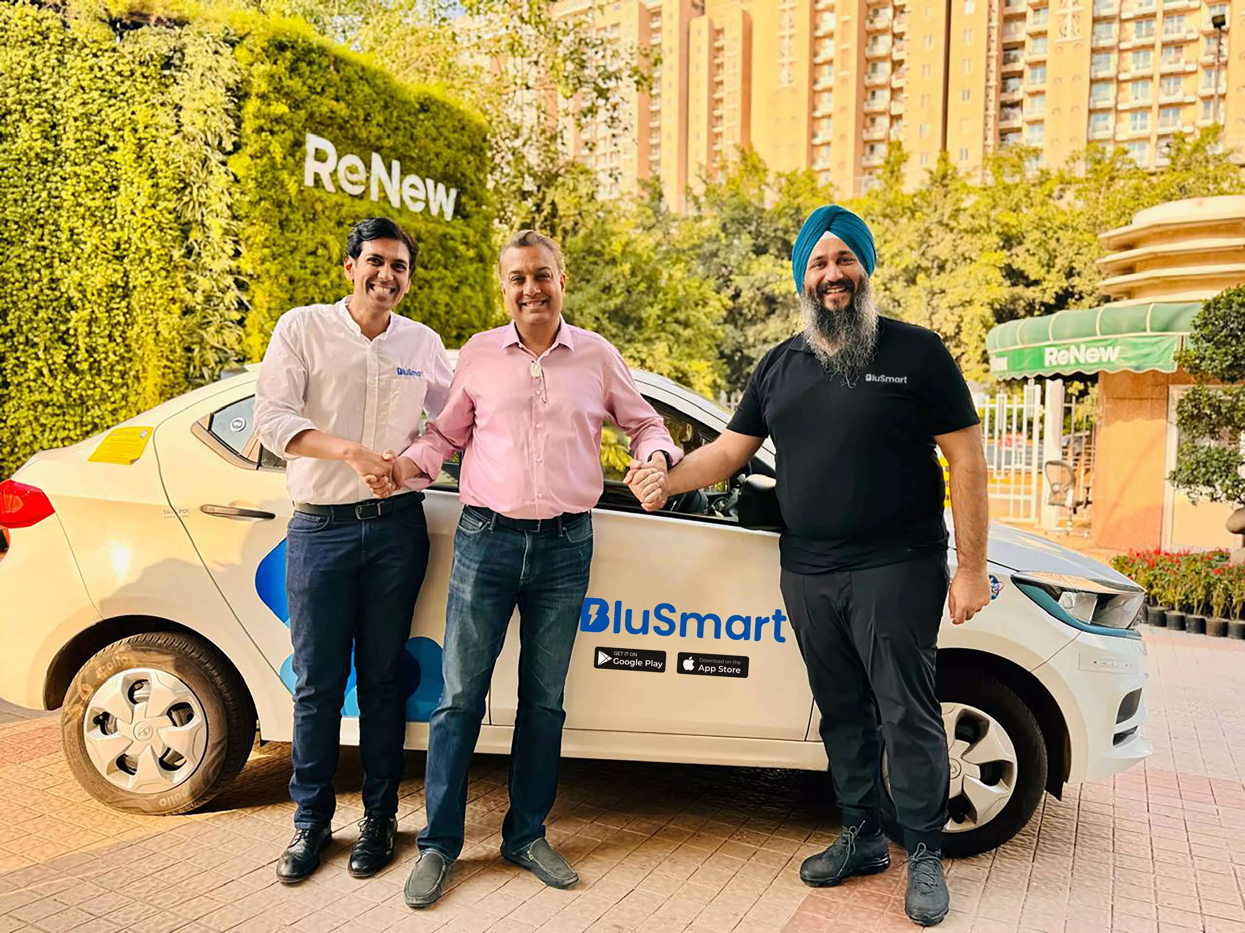 <p>Punit Goyal, Co-founder, BluSmart and Anmol Jaggi, Co-founder, BluSmart with Sumant Sinha, founder of India’s leading decarbonisation solutions company.</p>