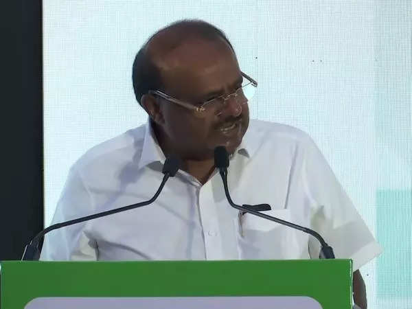 <p>HD Kumaraswamy </p>