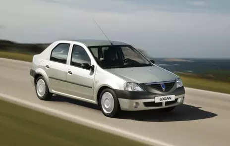 <p>Renault Logan</p>