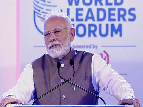 <p><br />Modi said India is the land of biggest opportunities today and the government is supporting every effort. </p>