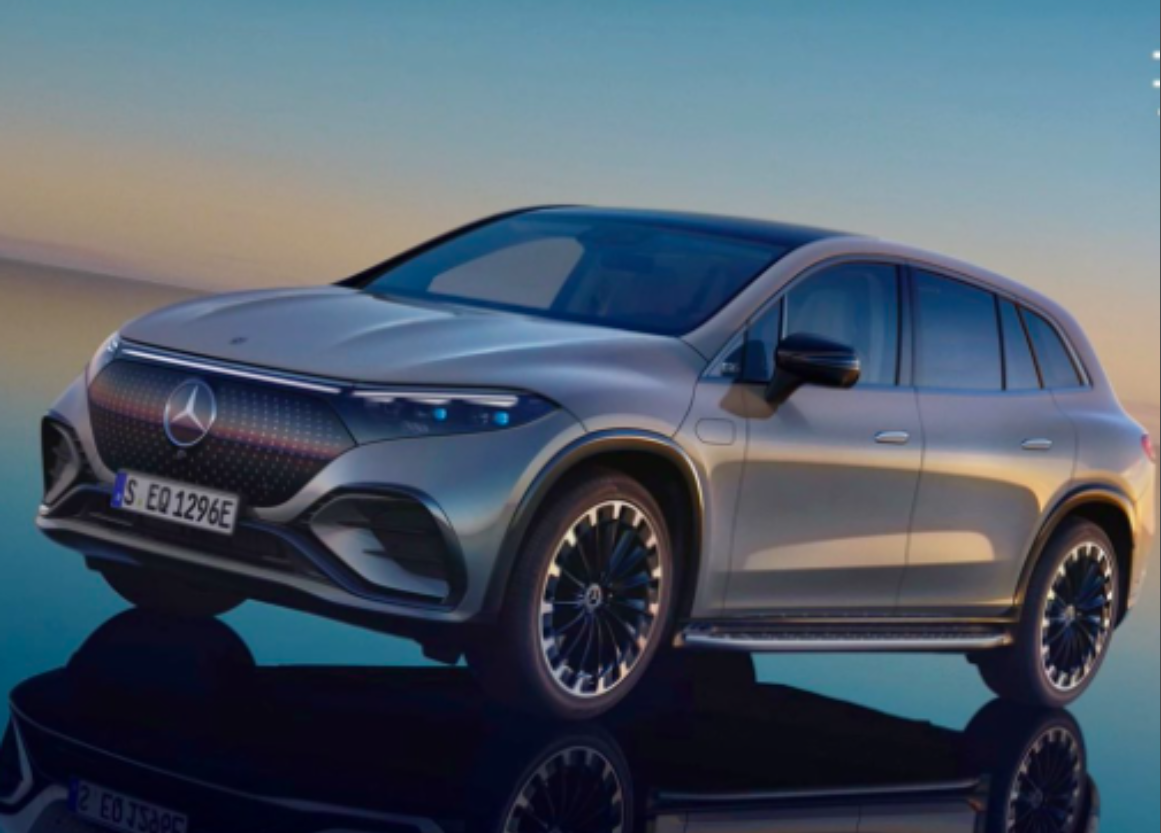 <p>Mercedes-Benz India has launched the locally produced EQS 580 4MATIC electric SUV, priced at INR 1.41 crore.</p>