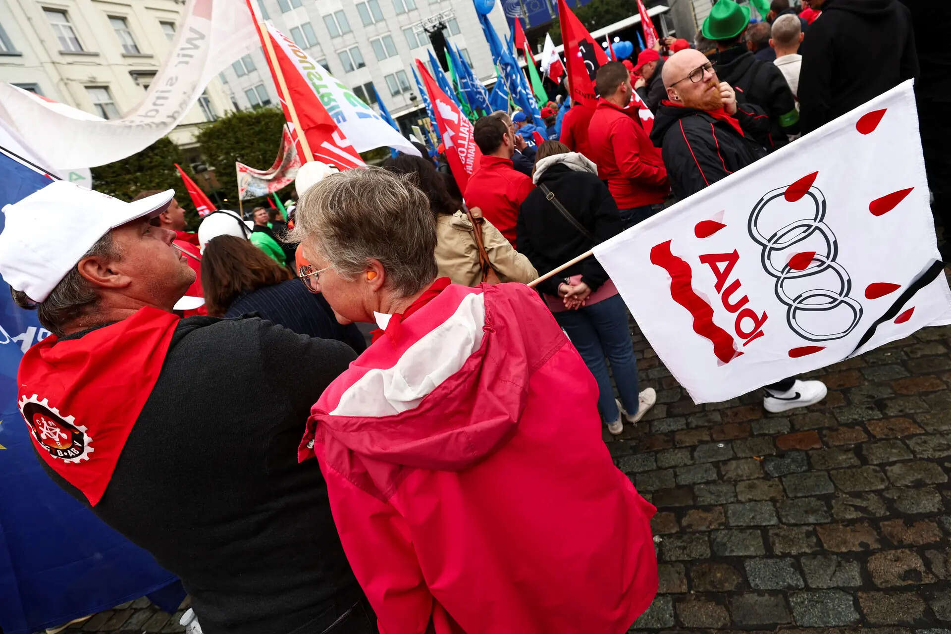 <p>Over 5,000 people marched in Brussels, halting most public transport, to support Audi Brussels workers facing job threats. </p>