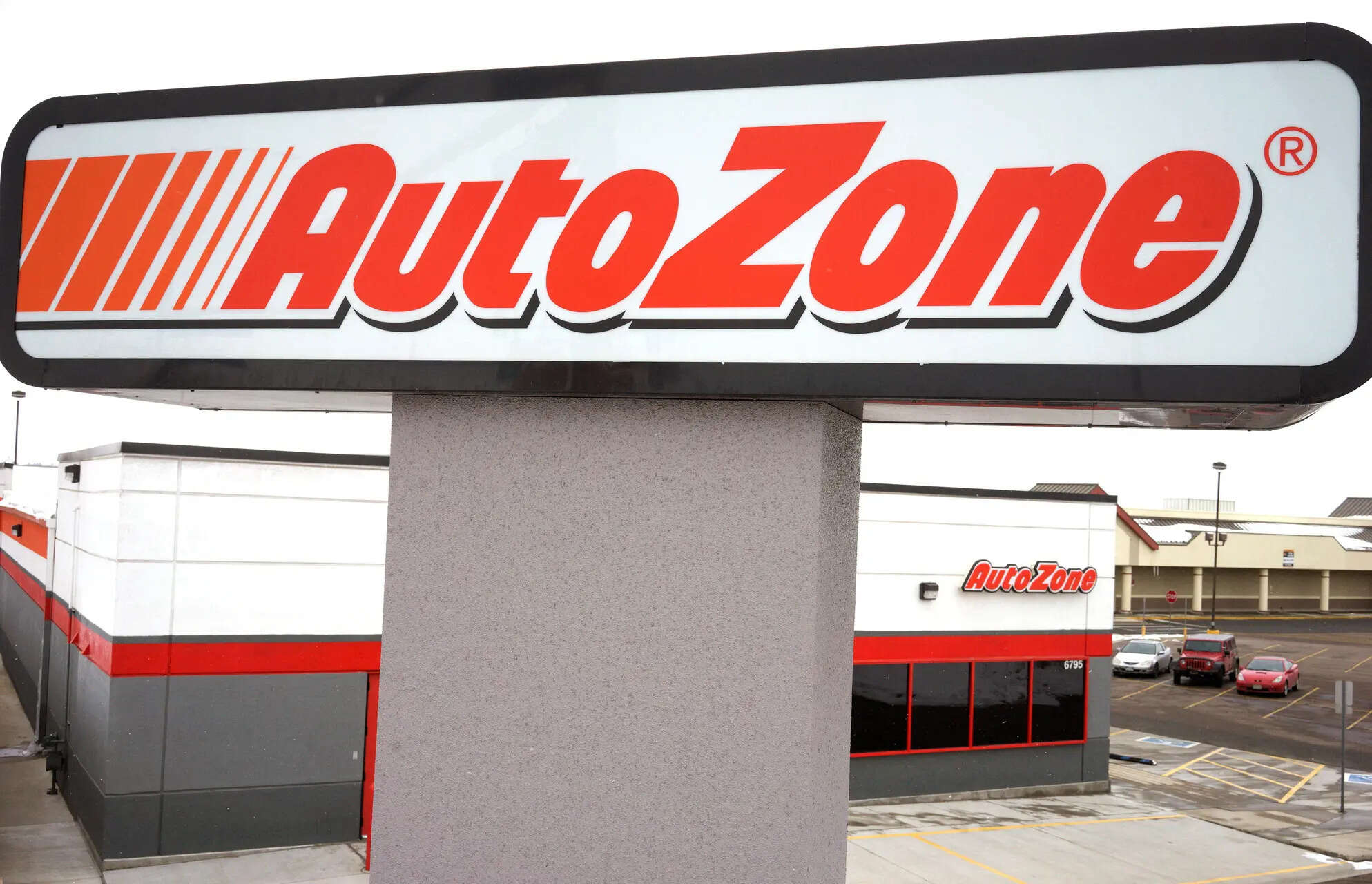 <p>AutoZone reported a lower-than-expected fourth-quarter profit.</p>