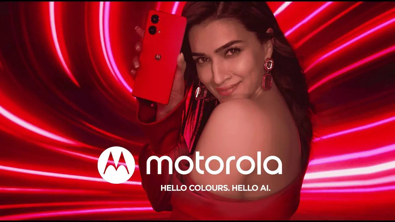 

<p>Kriti Sanon x Motorola</p>
<p>“/><figcaption class=