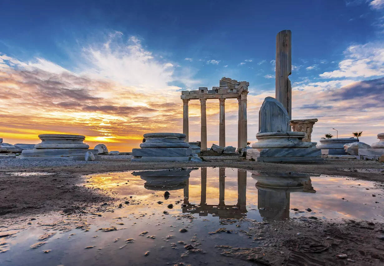 

<p>The Temple of Apollo in Side Town of Antalya Province.</p>
<p>“/><figcaption class=