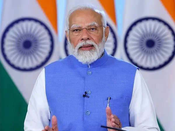 

<p>पीएम मोदी ने मंत्रियों से अपने मंत्रालयों के बेहतर प्रदर्शन और जनता का कल्याण सुनिश्चित करने के लिए लोगों के पत्रों का तुरंत जवाब देने को कहा।</p>
<p>“/><figcaption class=