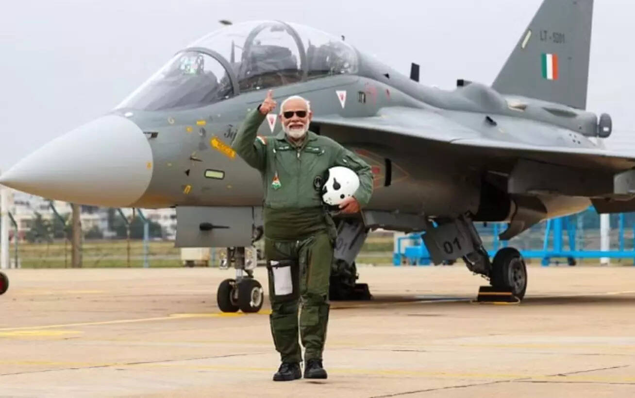 <p>PM Narendra Modi flies in Tejas fighter jet</p>