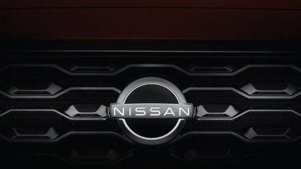 <p><sub></sub>Quarterly sales fell to 2.9 trillion yen (USD 19 billion) from 3.1 trillion yen.</p>