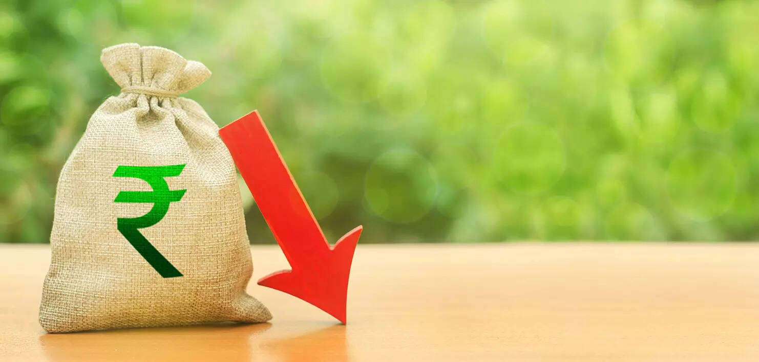 <p>Overseas investors have pulled out over USD 1.5 billion from Indian stocks over November so far, adding to the USD 11 billion of outflows in October.</p>