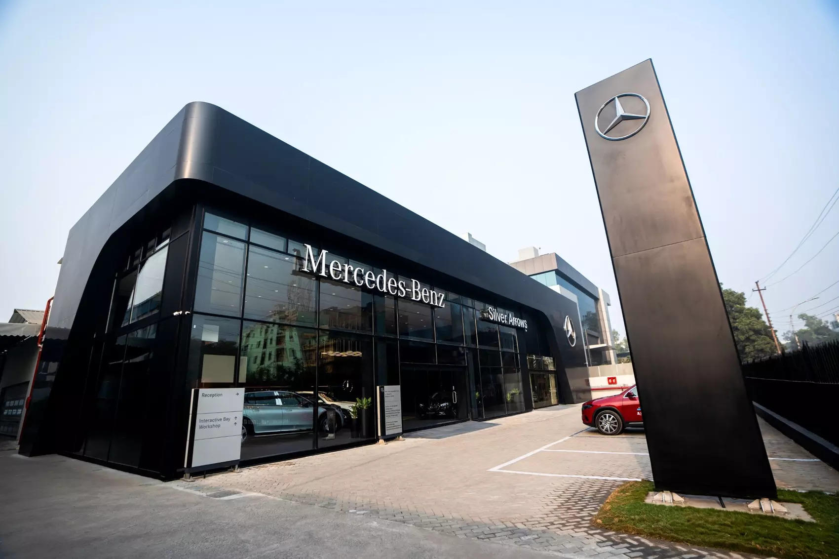 

<p>Silver arrows dealership</p>
<p>“/><figcaption class=