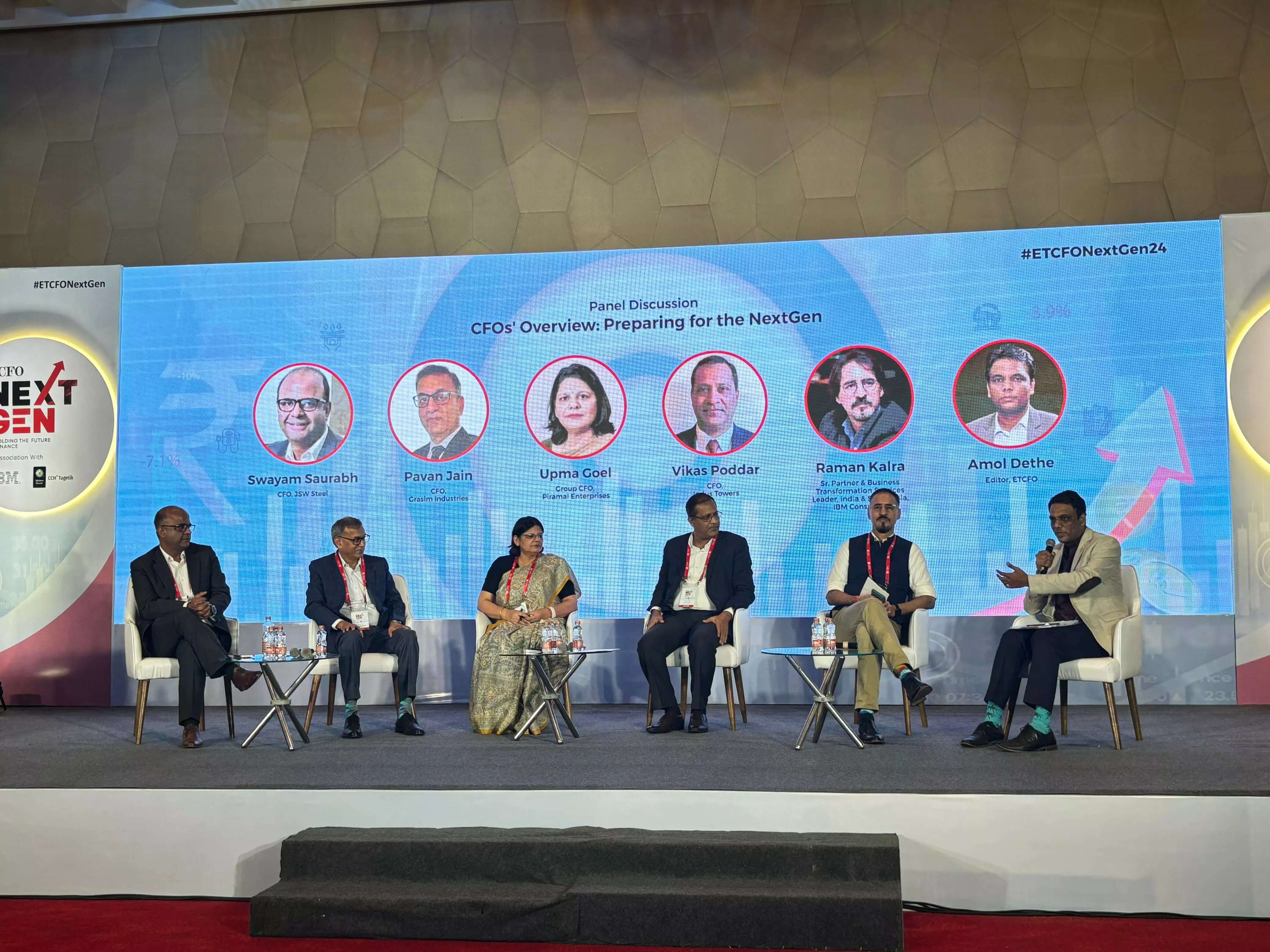 <p><sup>Panel of CFOs- Swayam Saurabh, Pavan Jain, Upma Goel, Vikas Poddar and Raman Kalra with Moderator Amol Dethe, at ETCFO NextGen 2024 in Mumbai. </sup></p>