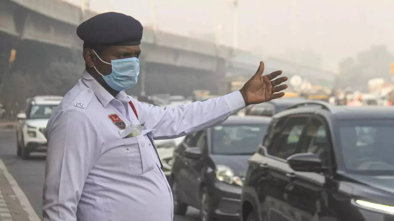 <p><br>Global experience shows that traffic rule violations decrease when there is a high probability of getting caught for every offence.</p>