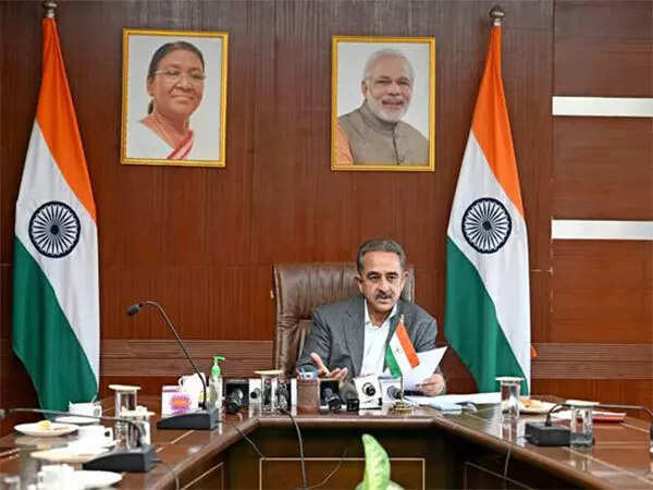 <p>Union Minister of State for External Affairs and Environment, Forest and Climate Change, Kirti Vardhan Singh, speaks to the media in New Delhi on Monday.</p>