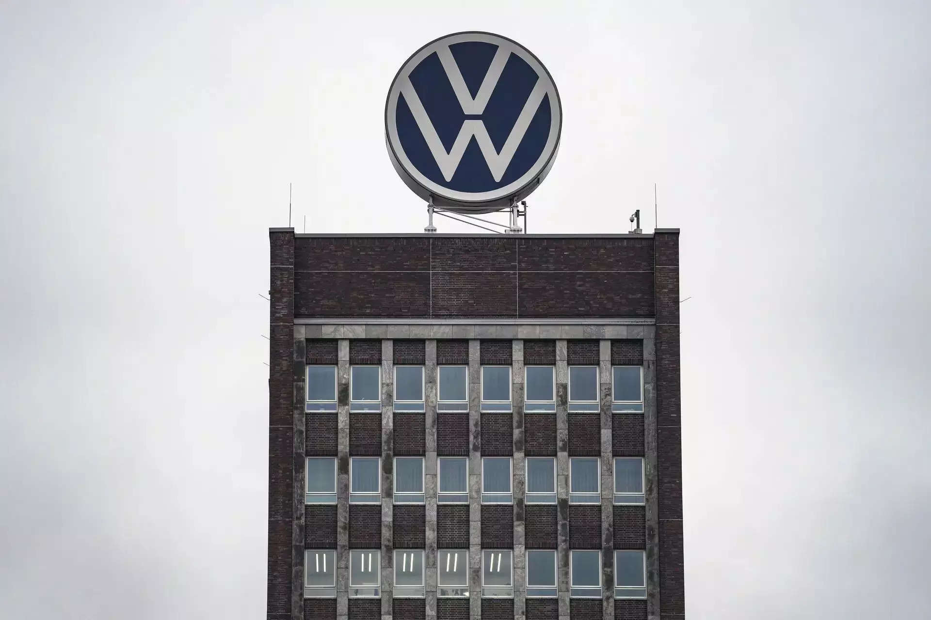 <p>The 35,000 future job cuts would represent around a quarter of VW's workforce and come in tandem with reducing the company's network of German plants by more than 700,000 vehicles.</p>