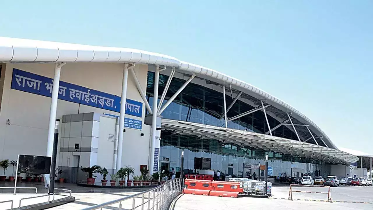 

<p>भोपाल हवाई अड्डा</p>
<p>“/><figcaption class=