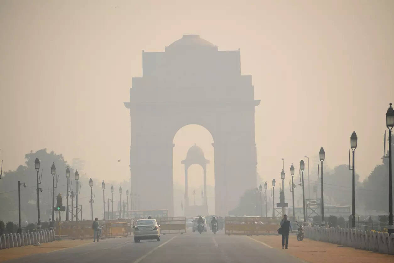 <p>Indian homes are among the prime contributors to deteriorating air quality in cities and towns alongside pollution by the usual suspects such as the transportation and power sectors, two studies using different methodologies have documented.</p>