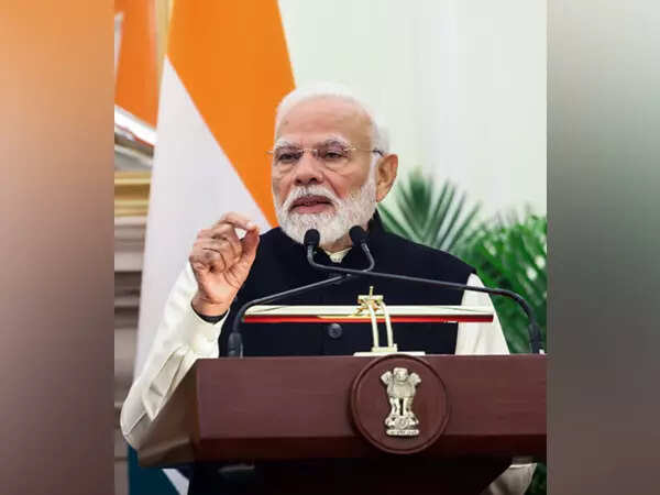 <p>Similarly, Modi will also virtually lay the foundation for a Rs 1,877 crore bulk drug park in Nakkapalli.</p>