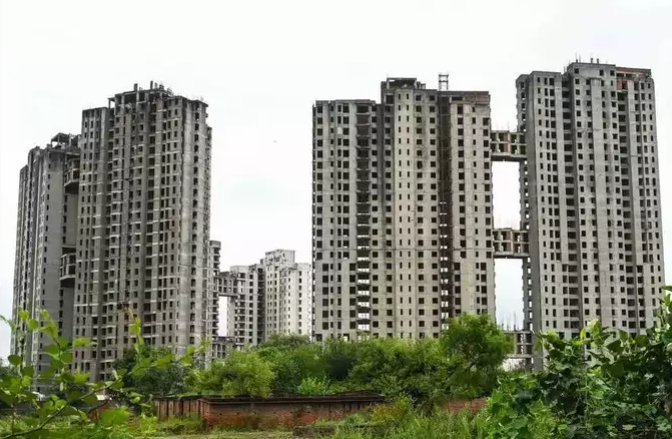 <p>On Dec 4, 2024, the court issued another directive, instructing Noida Authority to approve the entire 14.1 lakh sqm of Express City project in Sectors 96, 97 and 98, including the second segment.</p>