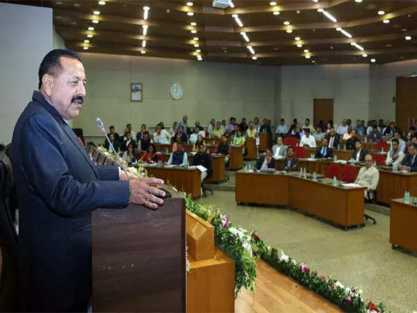 <p>Union Minister of State for the Department of Science and Technology Jitendra Singh and Finance Minister of Gujarat Kanubhai Desai inaugurated the event in Gandhinagar on Thursday.</p>