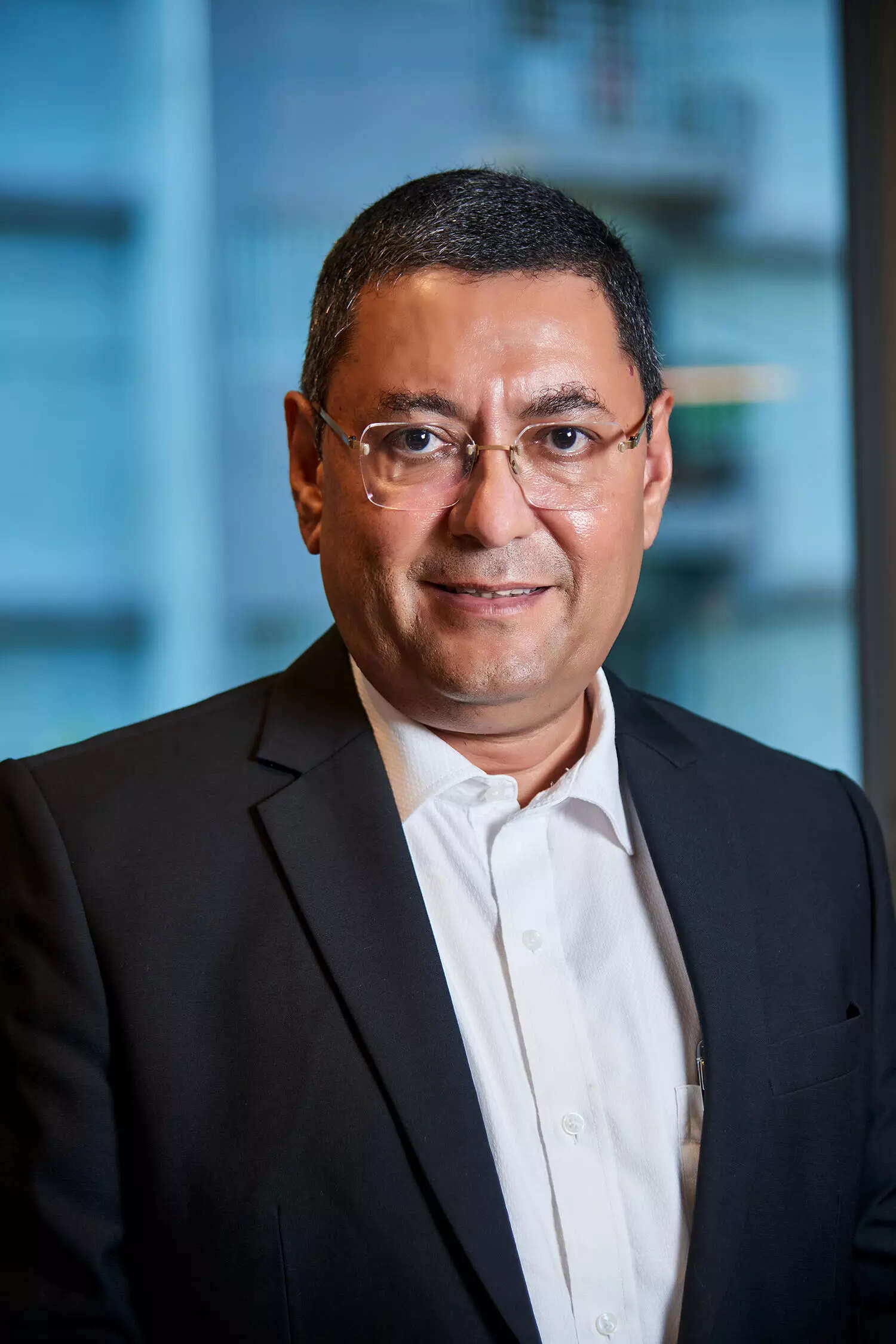 <p>Pirojshaw Sarkari, Billion Electric</p>