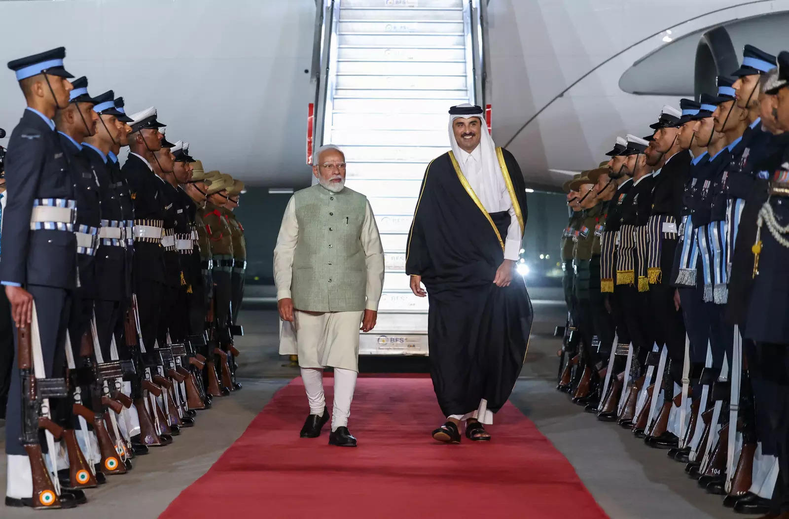 <p>PM Modi receives Amir of the State of Qatar, Sheikh Tamim Bin Hamad AL Thani at Indira Gandhi International Airport, in New Delhi on Monday.</p>