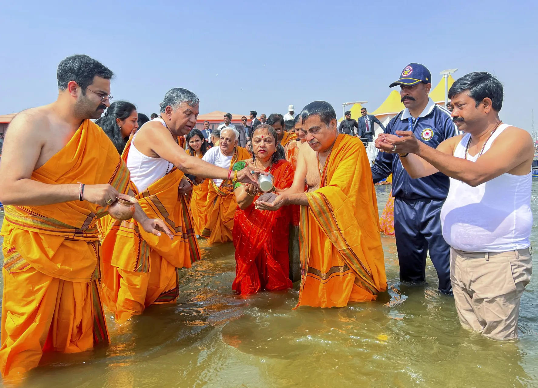 <p>Prayagraj: Union Minister Nitin Gadkari offers prayers with wife and others at Sangam after taking a holy dip during the ongoing Maha Kumbh Mela festival, in Prayagraj, Uttar Pradesh. </p>