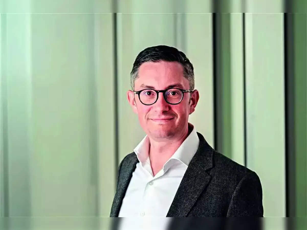 <p>Summers defended Shell's India terminal's underutilisation, saying global utilisation average is probably 50% or less.</p>