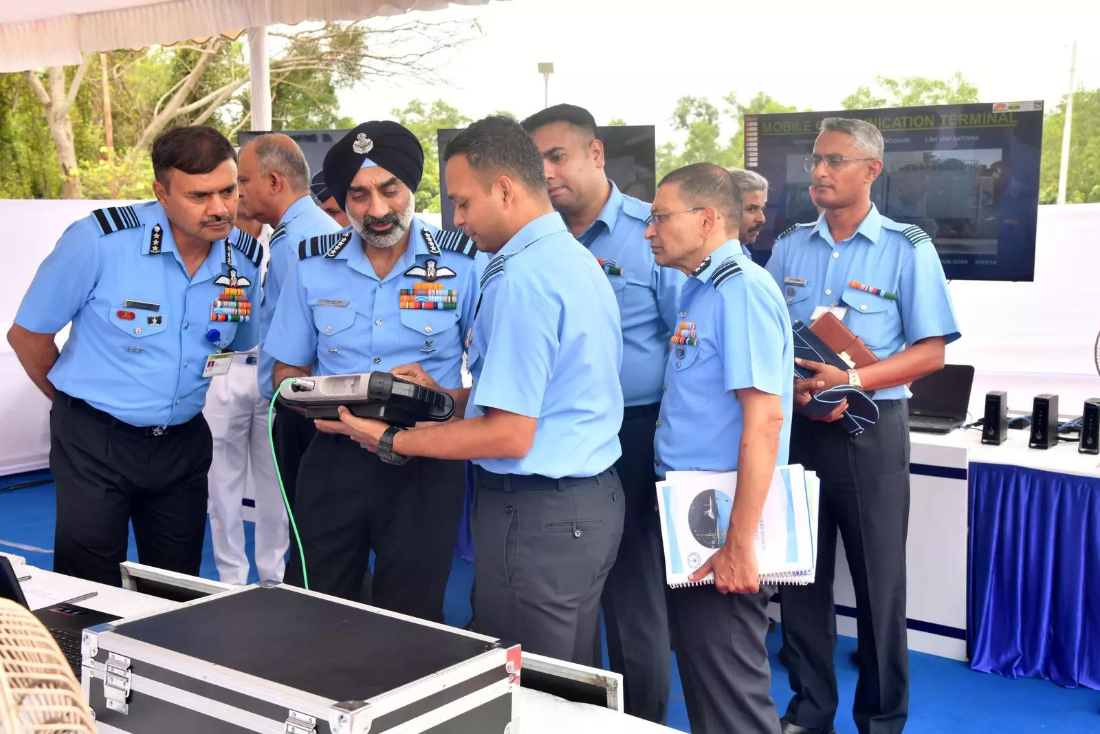 <p>CAS AP Singh complimented SAC for maintaining a credible operational posture and for its contribution to humanitarian assistance and disaster relief across the southern peninsula.</p>