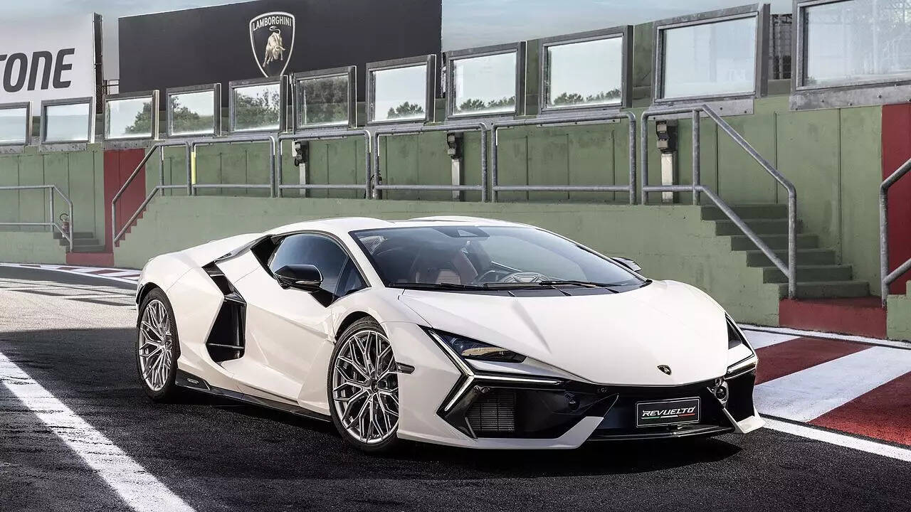 <p>Sales of super luxury cars in India have been growing at a fast clip after the pandemic, more than doubling in three years to 1,200-13,00 units 2024.</p>