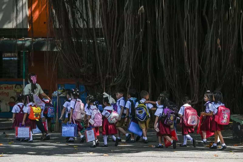 <p>Several parents said that children are refusing to go to school as they feel hot and tired after travelling in cramped autorickshaws and vans. Those who walk to school or use the public transport fared no better.</p>